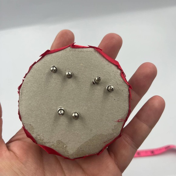 Vintage Disney Co Mickey Mouse 3 Set Red Green Gold Dangle Stud Earrings W Box - Picture 5 of 7